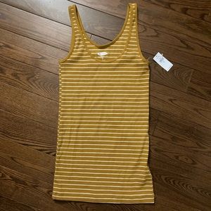 NWT! Old Navy slim fit striped v-neck tank